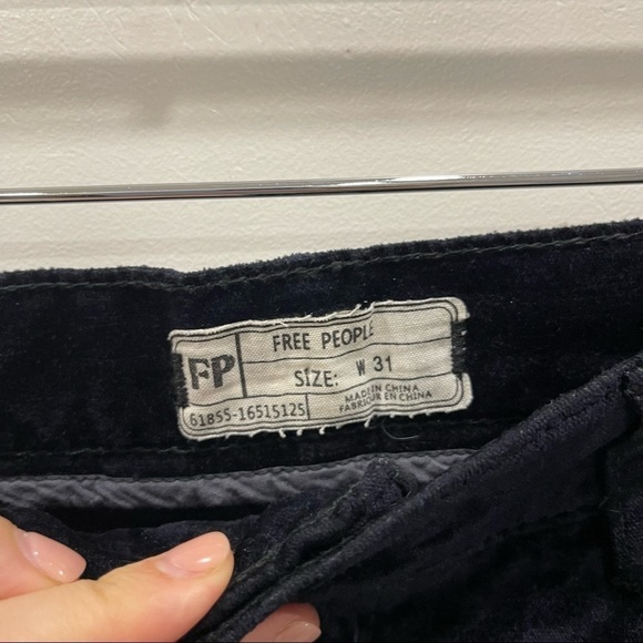 Free People Mulberry Cyndi High Rise Stretch Velvet Pants Size 31 - Picture 3 of 8
